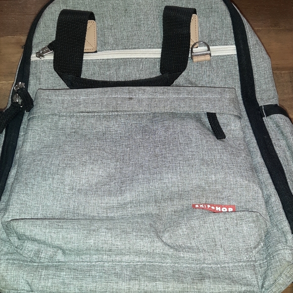 Grey Skip Hop Duo backpack diaper bag - Picture 6 of 6